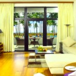 Blue water suite overlooking the beach